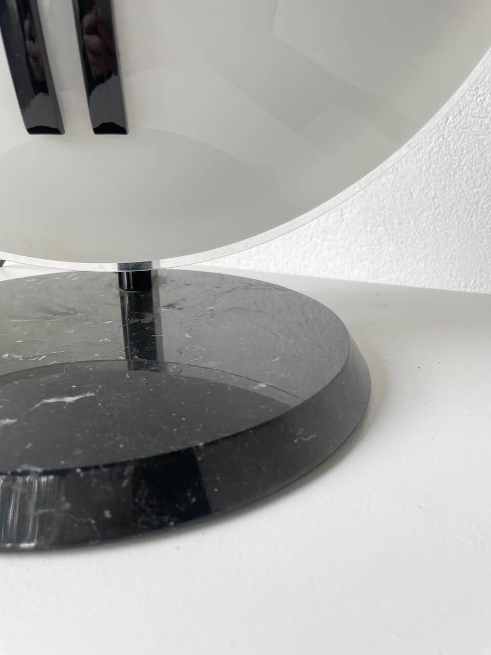 “La Perla” desk lamp by Bruno Gecchelin for Oluce 1980