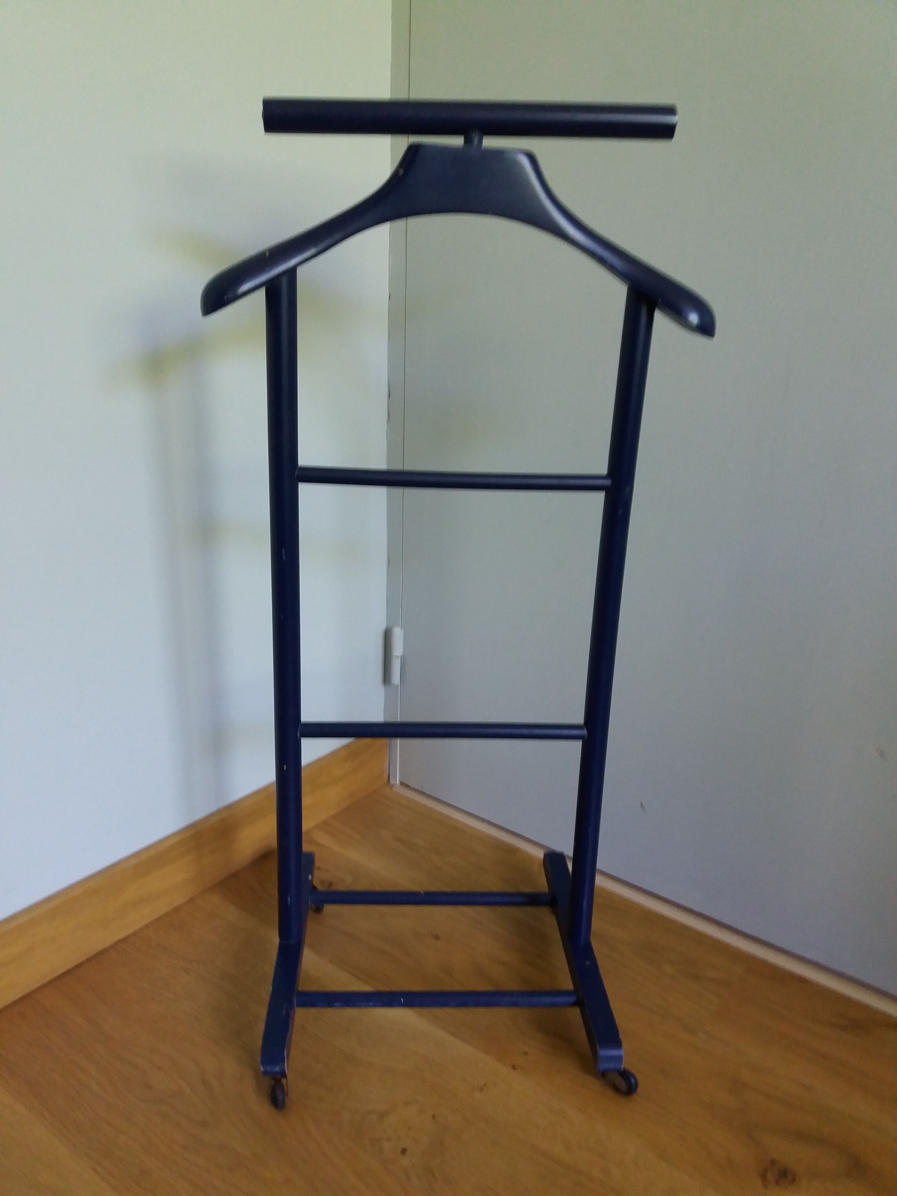 Children's room valet