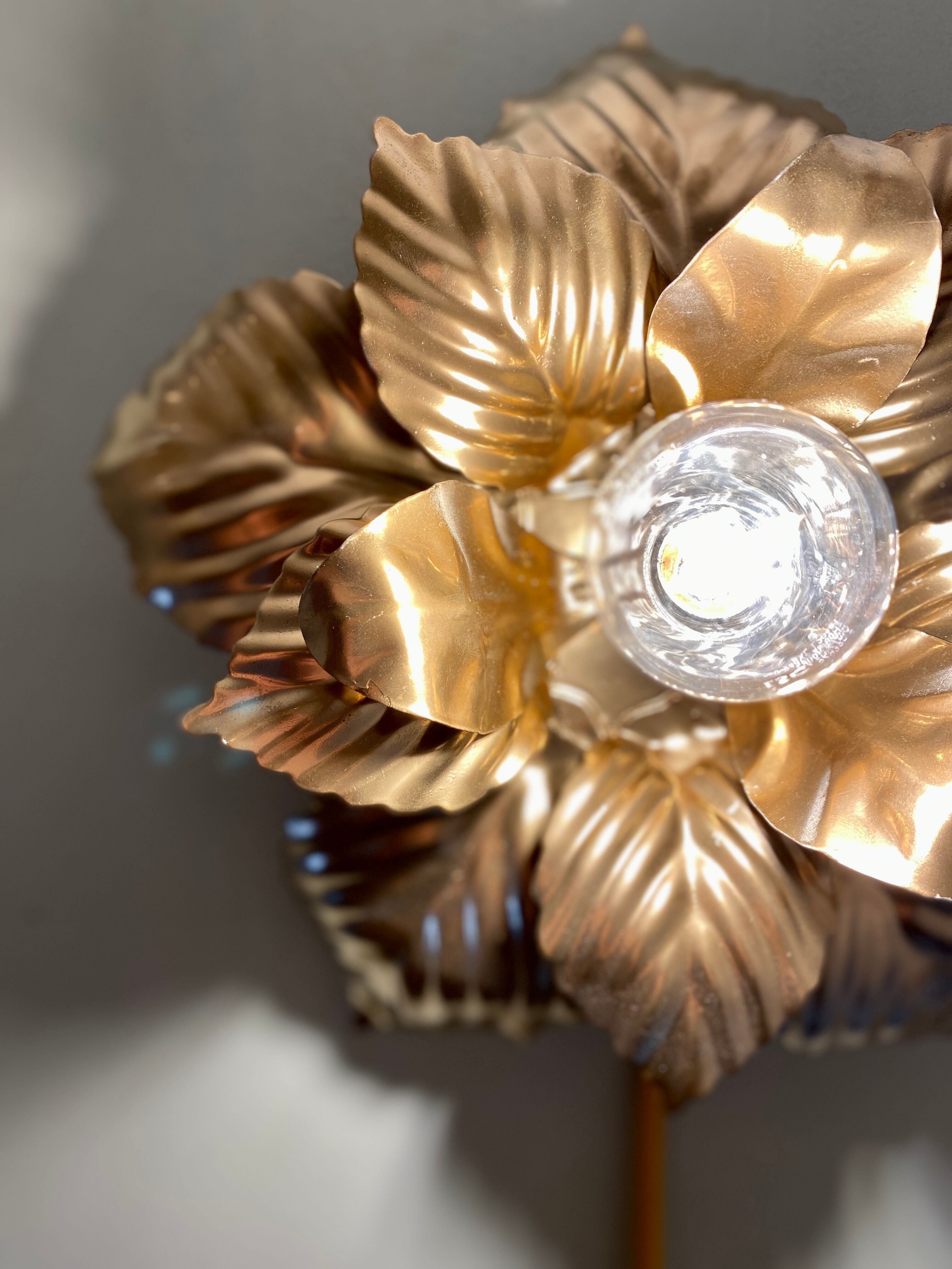 Vintage wall lamp golden leaves