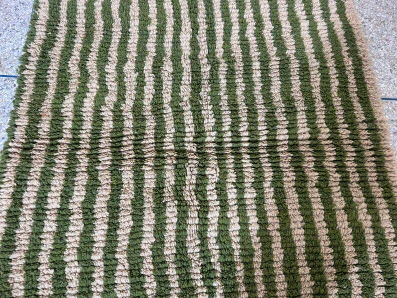 Handmade natural wool rug size 200 x 300 cm