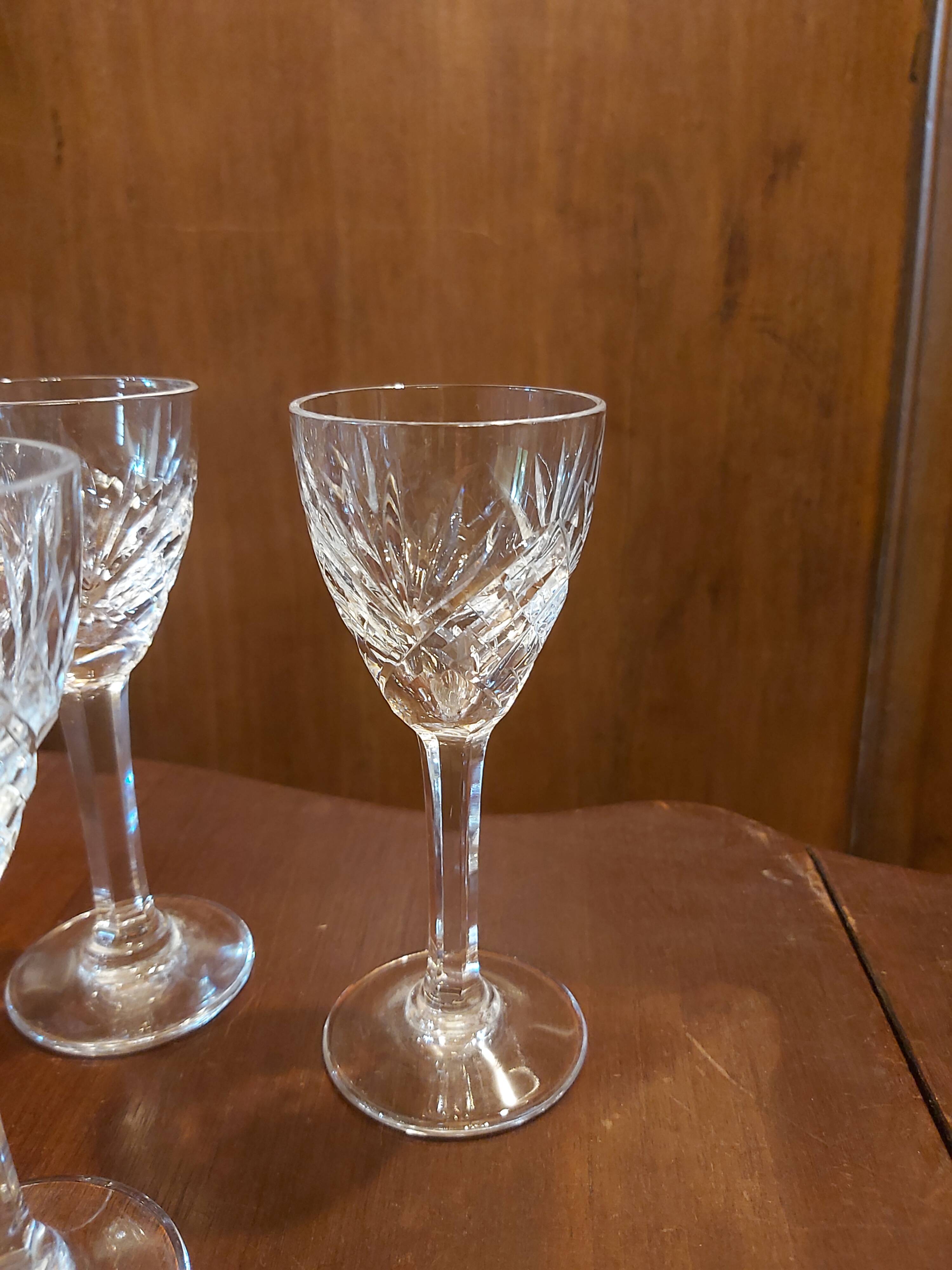 12 glasses of wine cooked Saint Louis model Chantilly