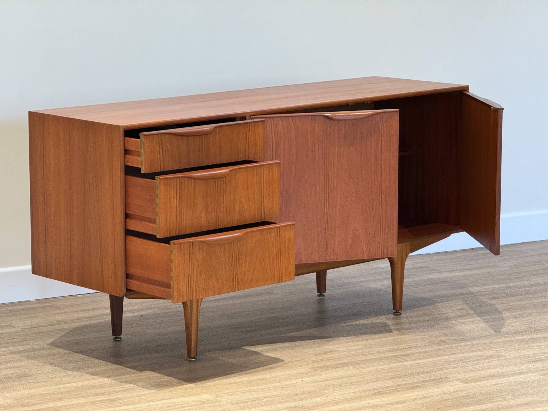 Small sideboard (Moy Collection by McIntosh)