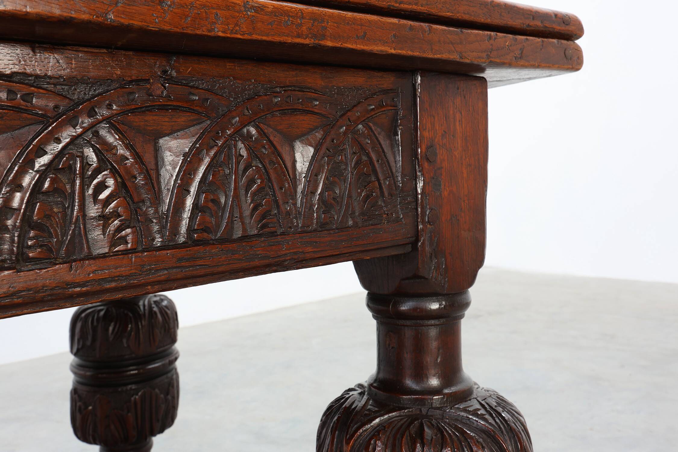 Large 17th‑Century Extendable Oak Dining Table, France