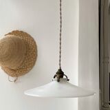 White opaline suspension