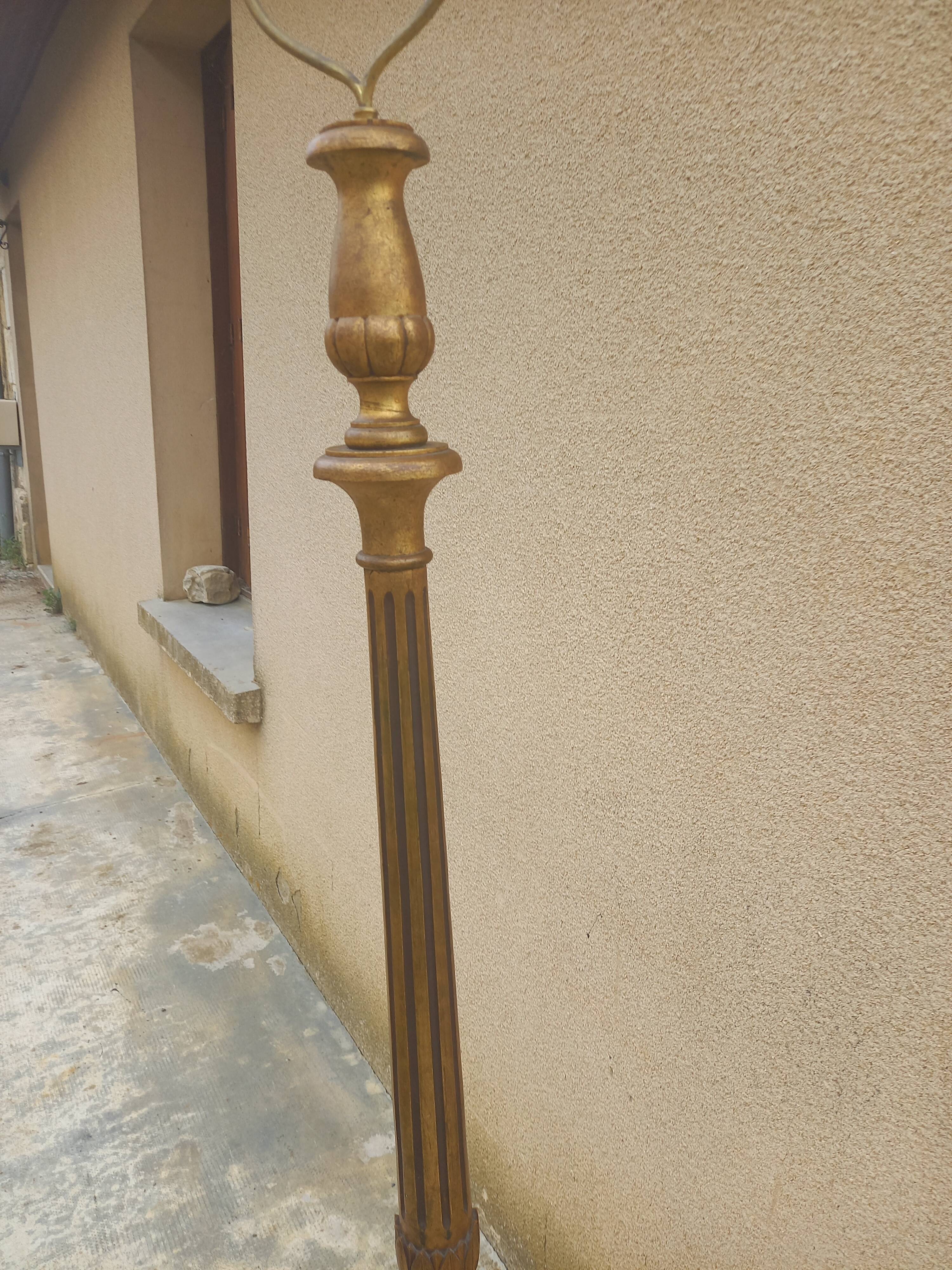 Floor lamp foot in gilded wood