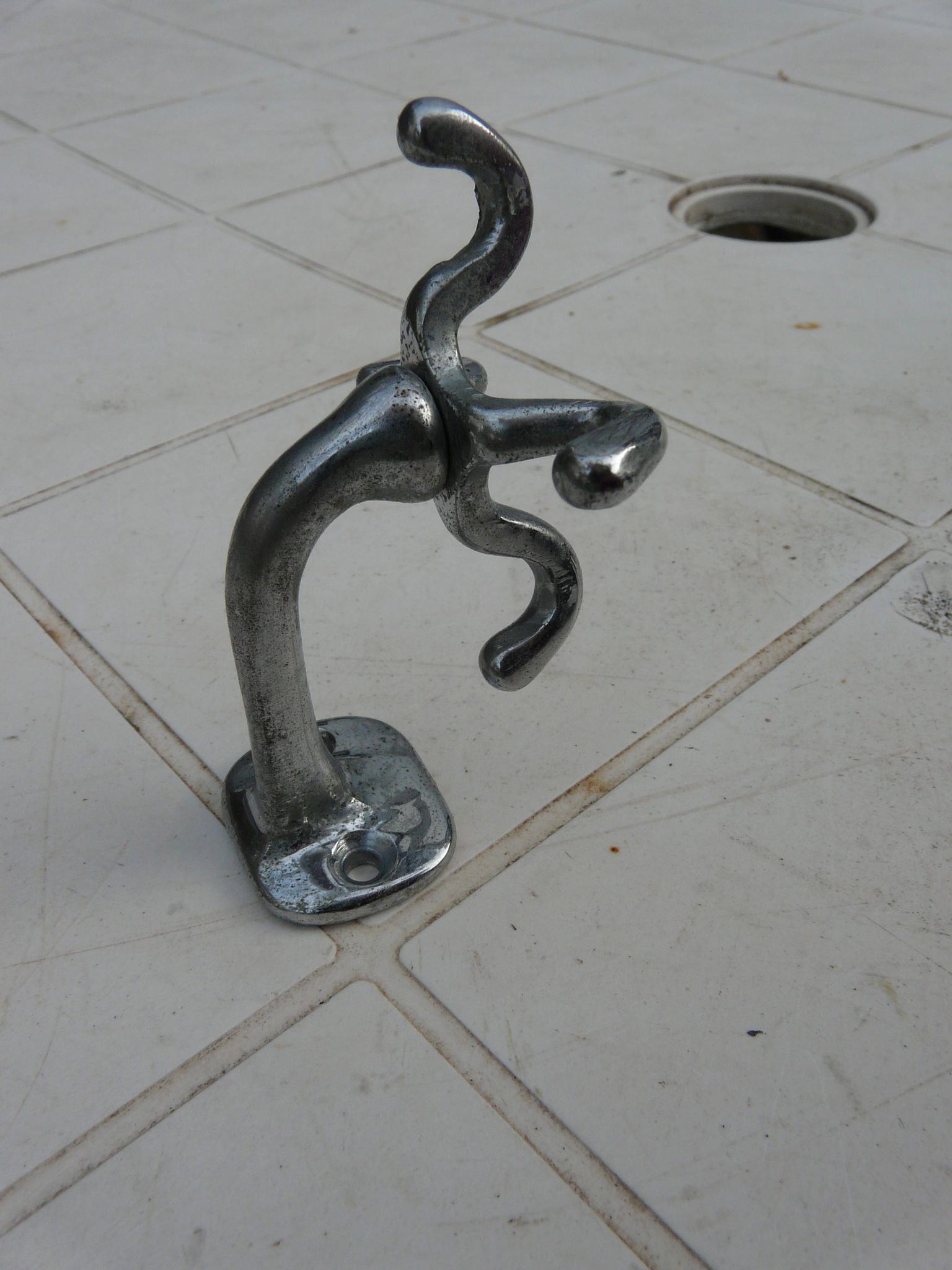 Porte serviette ou porte gant en métal chromé e art déco accessoire salle de bain
