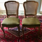 Suite de 4 chaises de style louis XV cannées assises en sky vert
