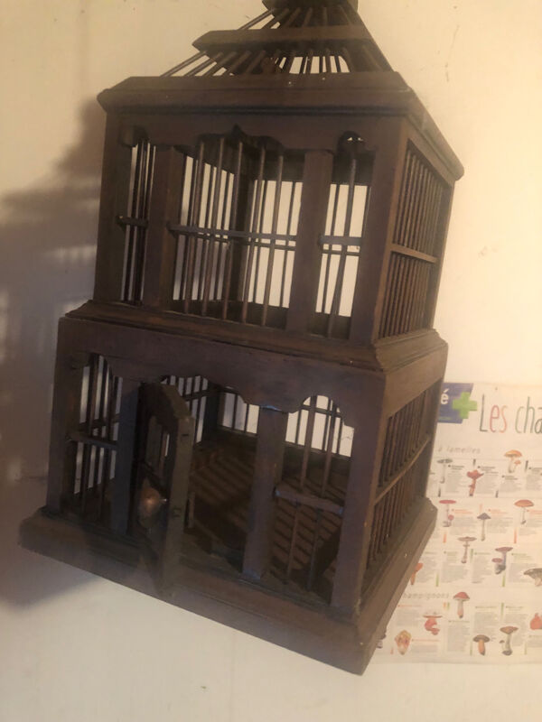 Cage à oiseaux en bois