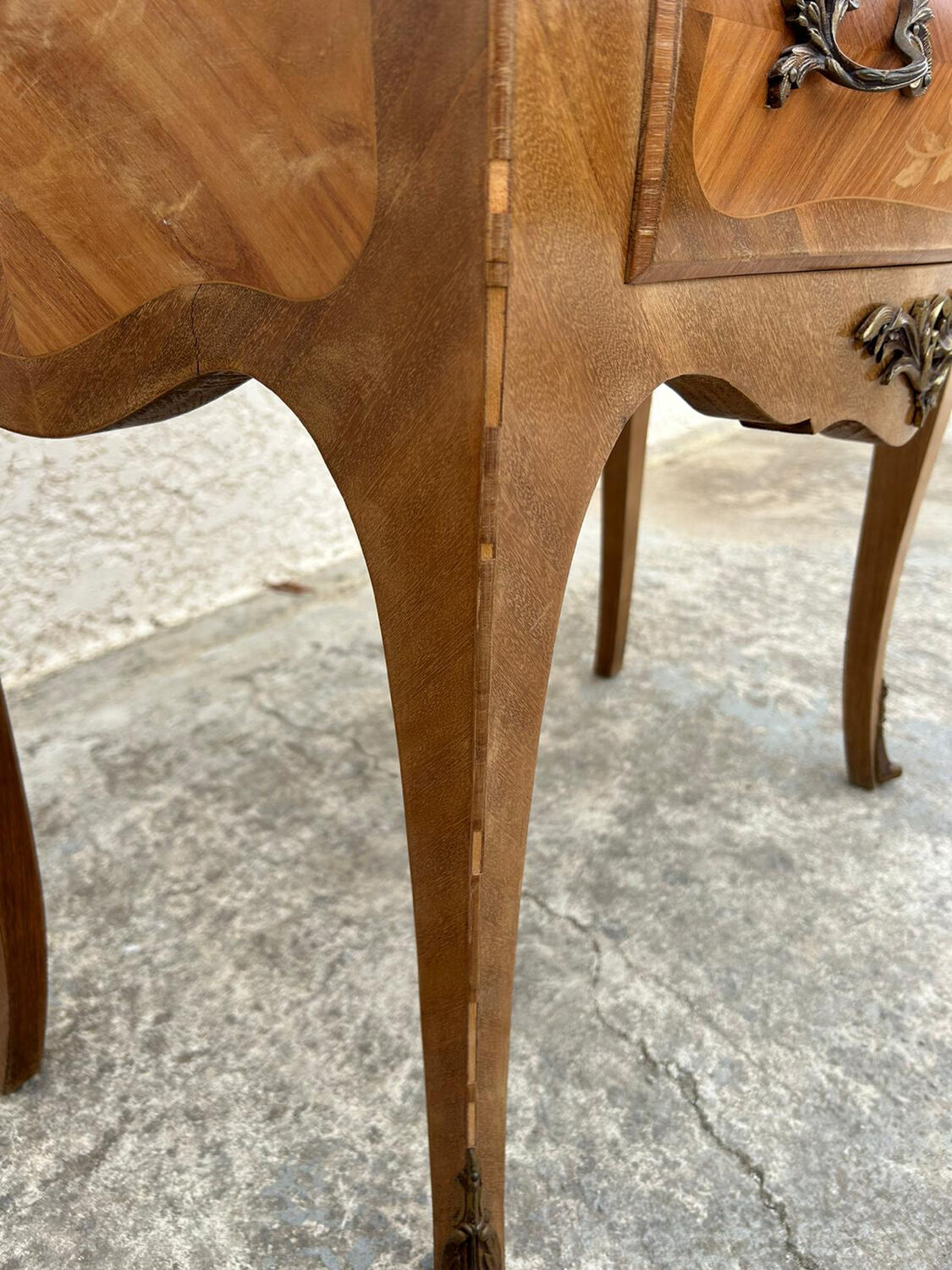 Louis XV style chest of drawers in rosewood