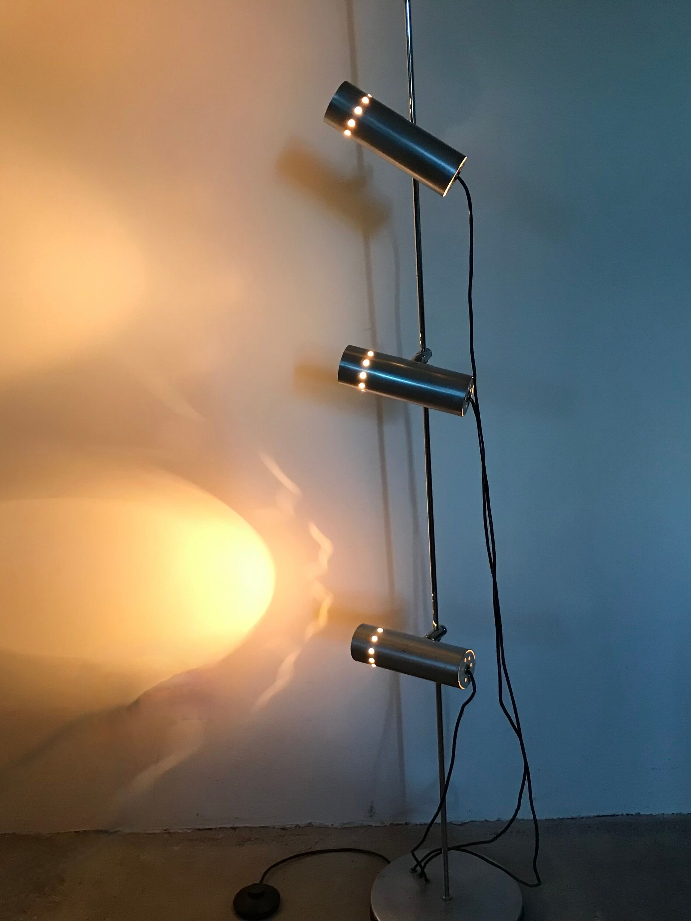 Delmas floor lamp