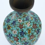 Bulked enamel vase