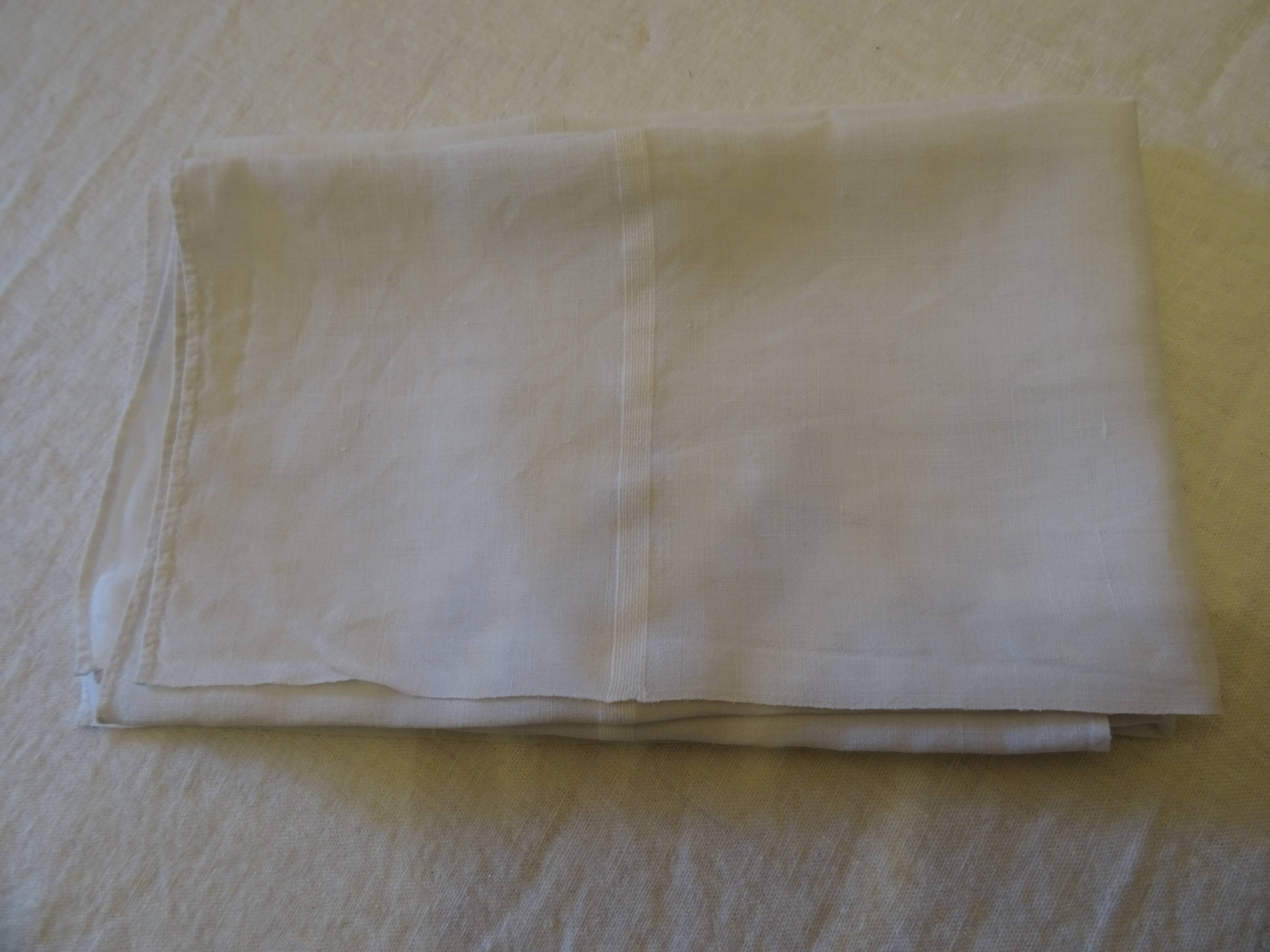 Lot of 3 towels in linen monograms VD