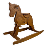 Grand cheval à bascule ancien en pin