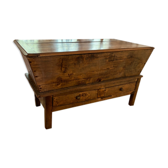 Old oak maie, with 2 drawers