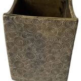 Kissi stone pencil holder