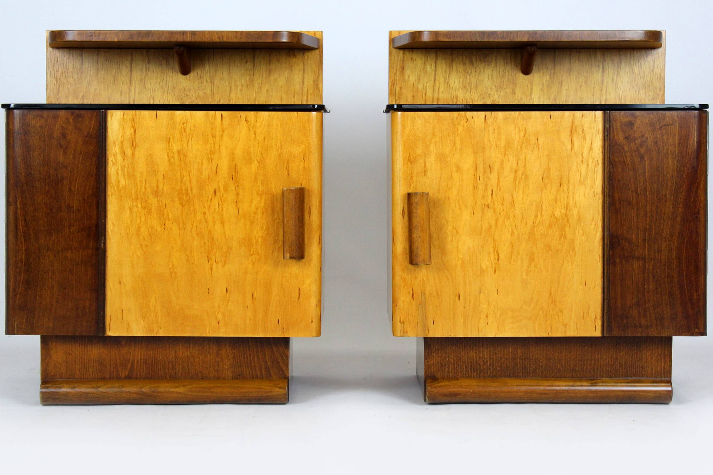 Tables de chevet Art Déco restaurées avec plateaux en verre noir, années 1950, lot de 2