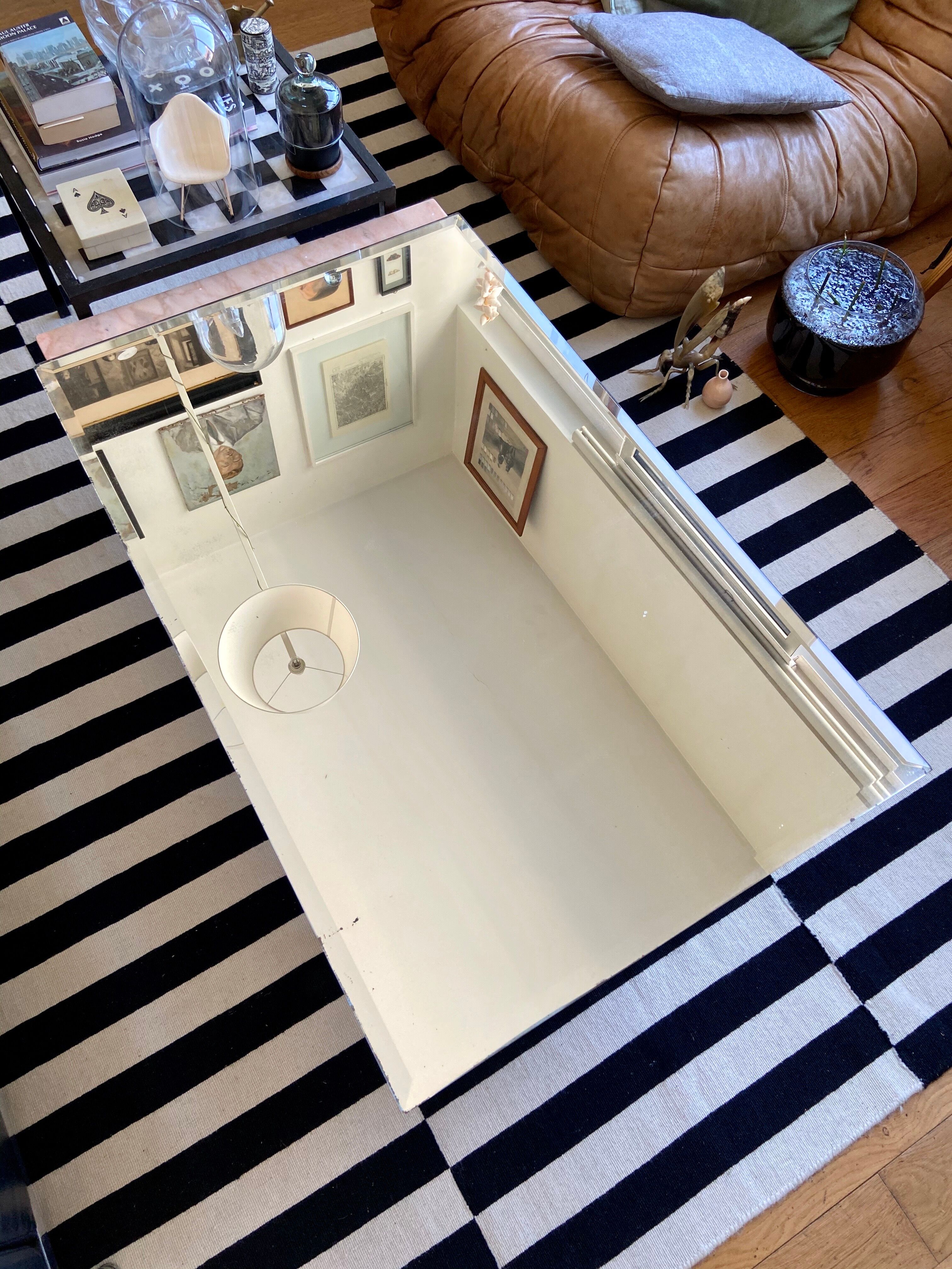 Bevelled mirror 63 x 100 cm