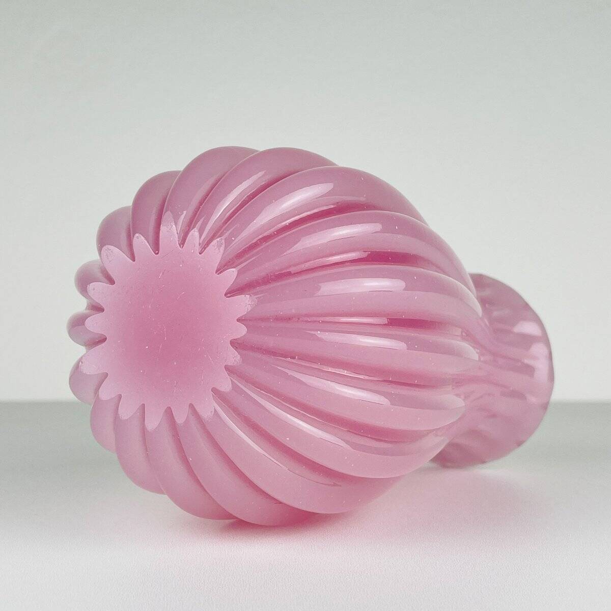 Vintage pink vase attributed to Archimede Seguso, Italy, 1950s.