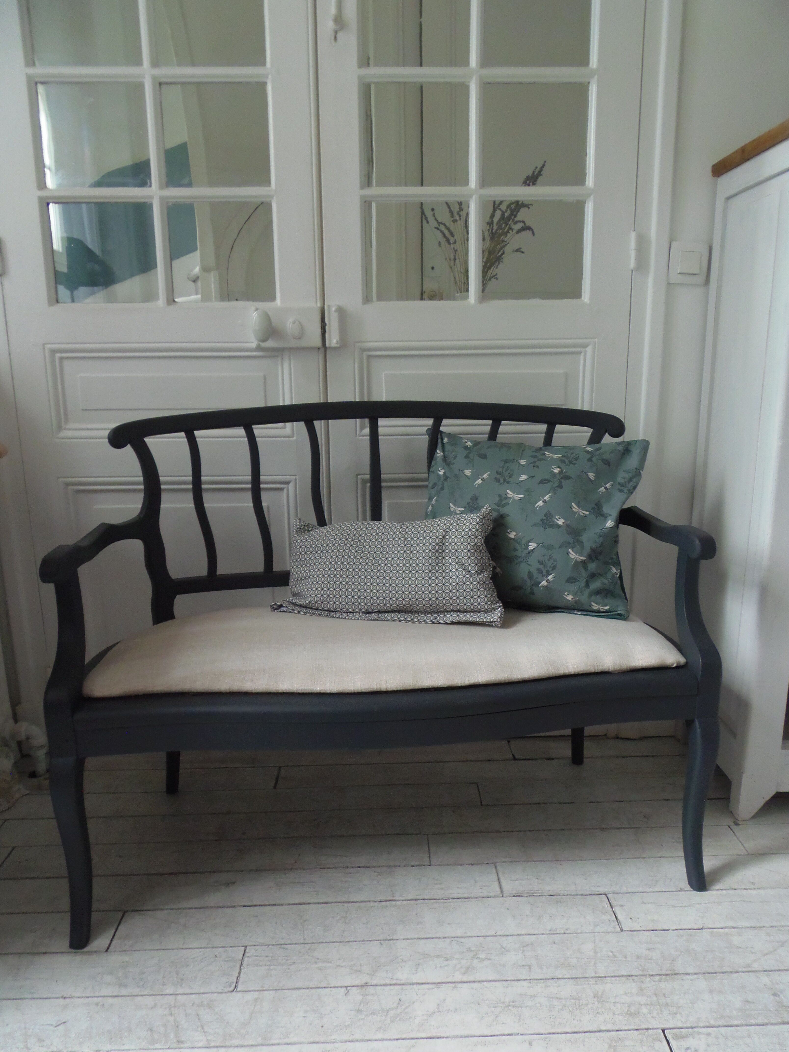 Old bench slate gray waxed finish, seat composed of a cake