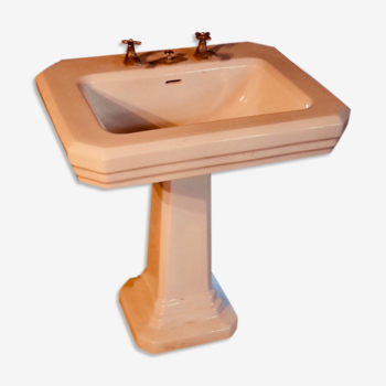 Vintage washbasin