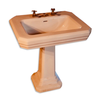 Vintage washbasin