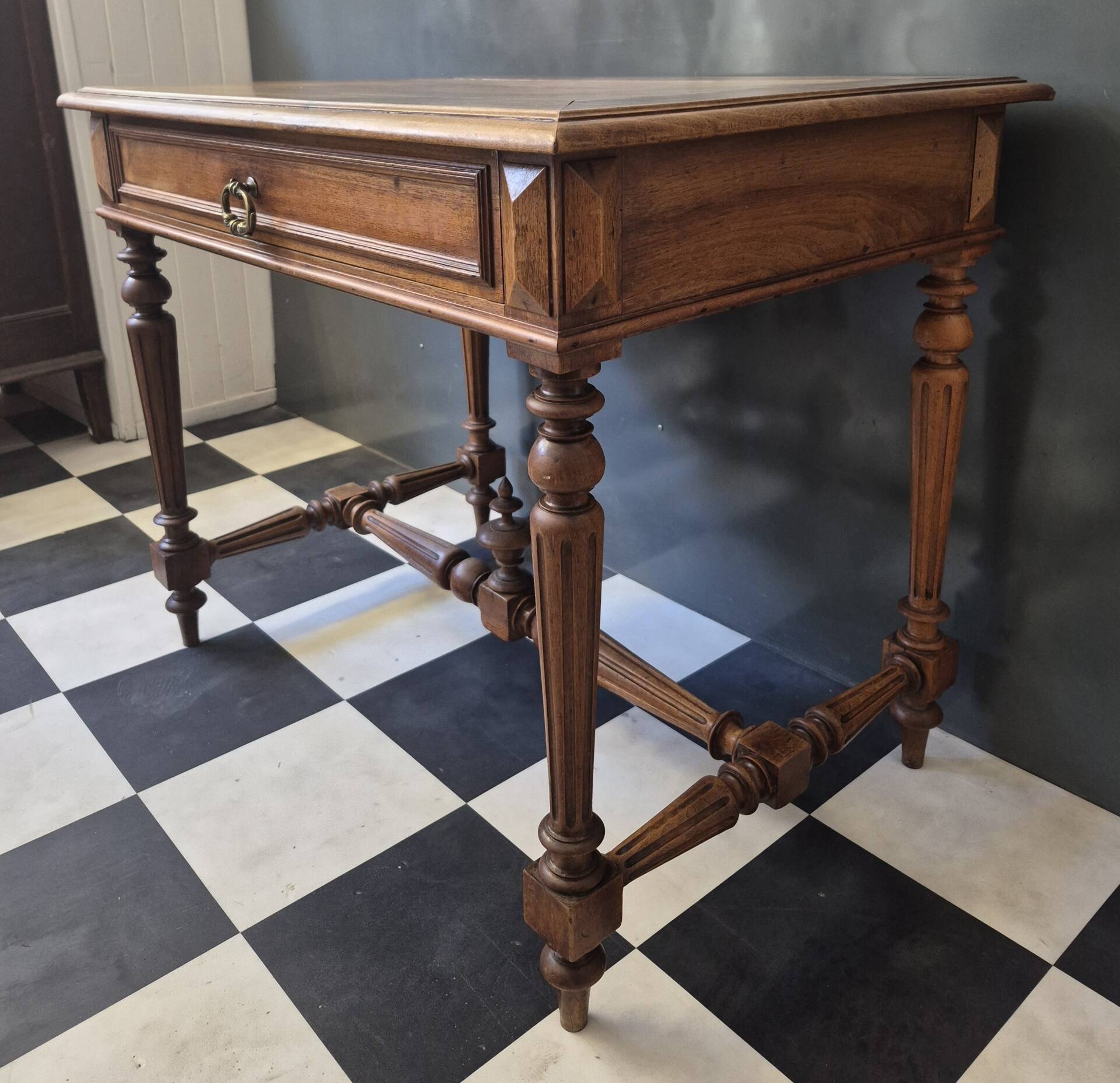 Ancienne table à écrire d'appoint bureau en bois massif