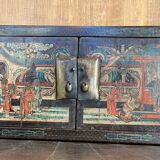 Antique Chinese chest with 2 doors