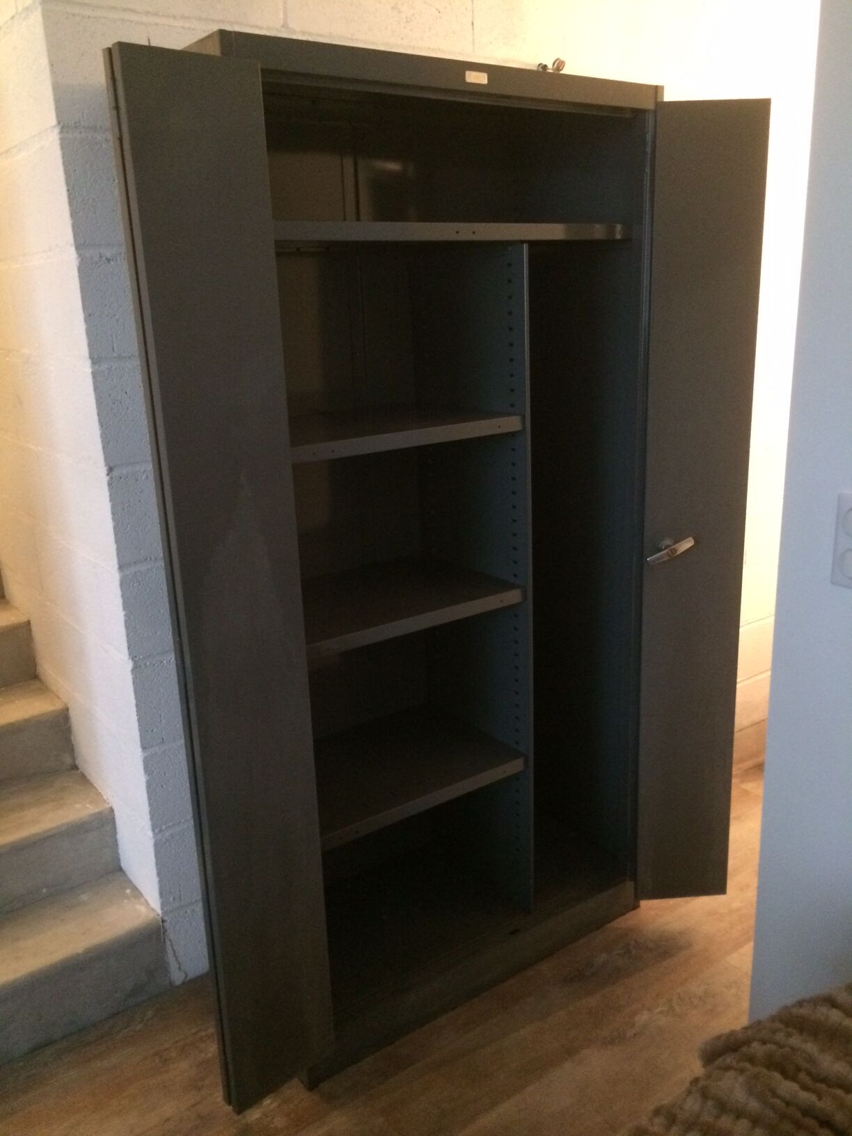Industrial wardrobe Roneo Cabinet