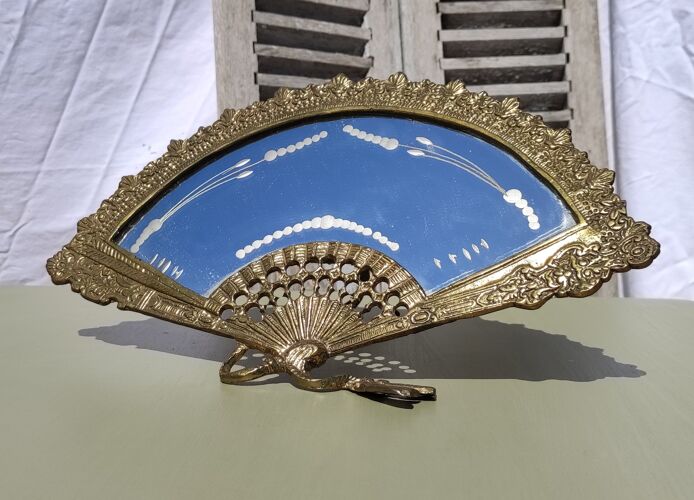 Miroir de table forme éventail gravé en bronze 39x24cm