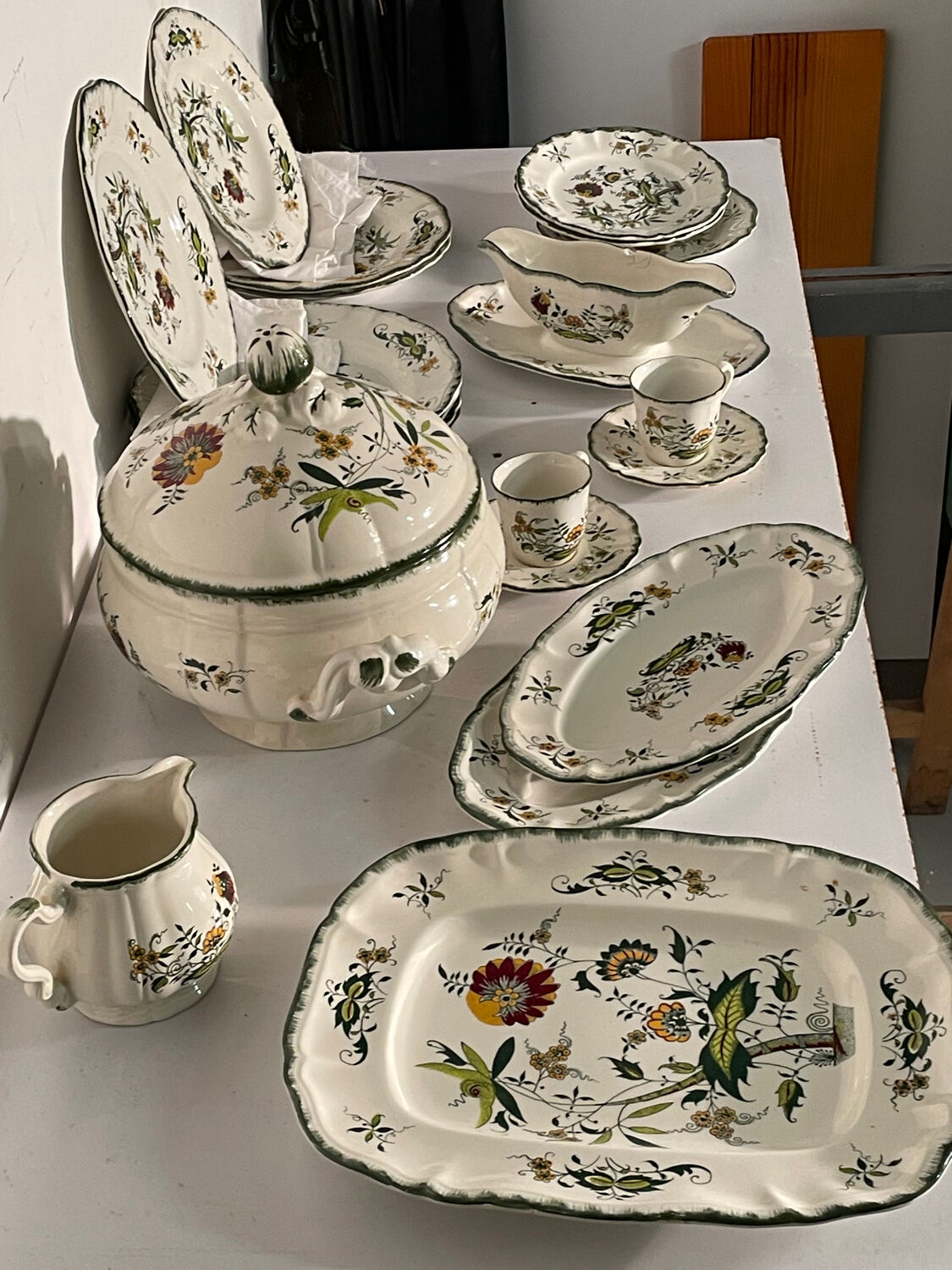 Sarreguemines earthenware table service