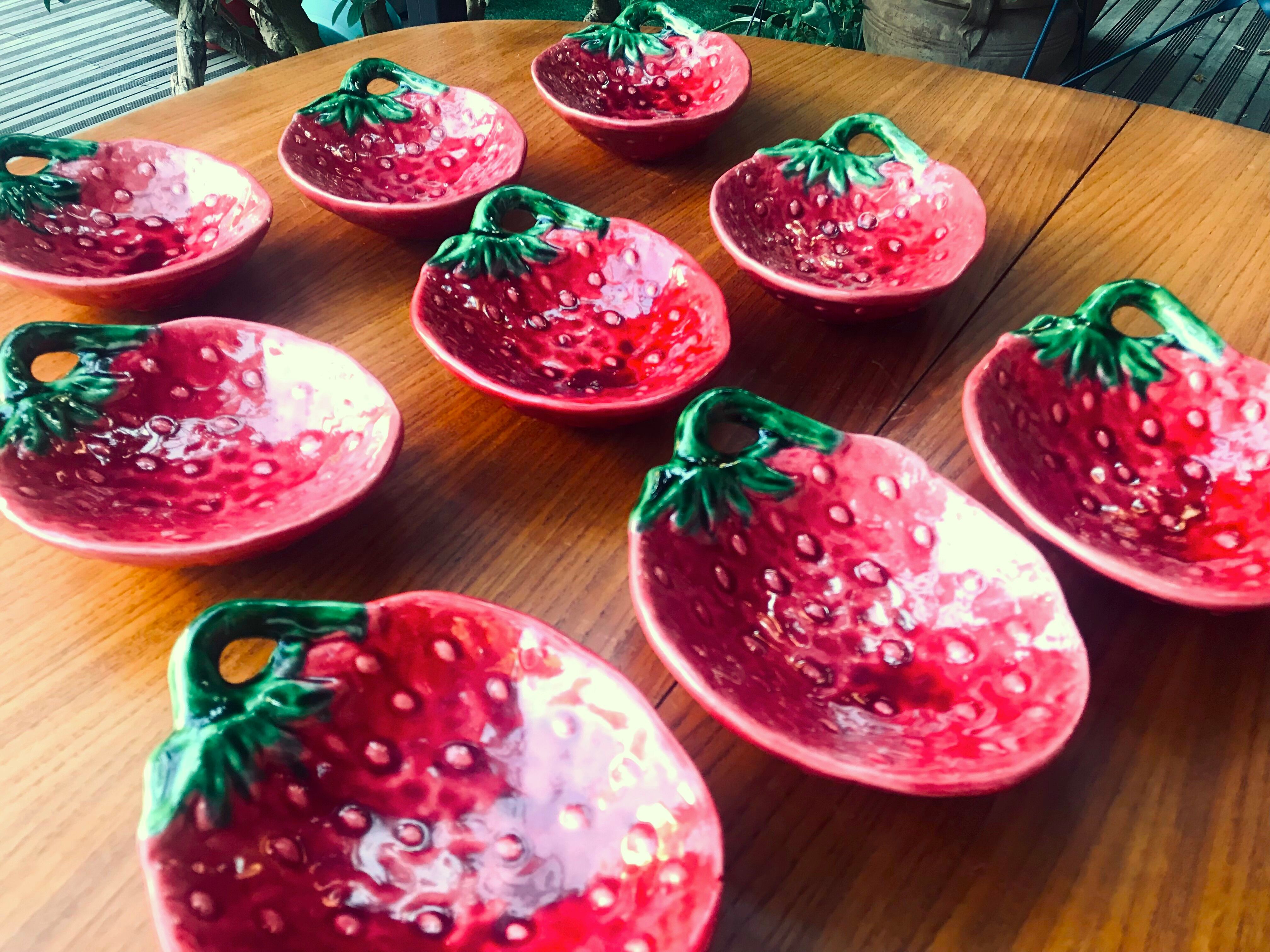 Vallauris strawberry ramekins