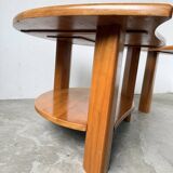 Tables basses en orme formant une goutte