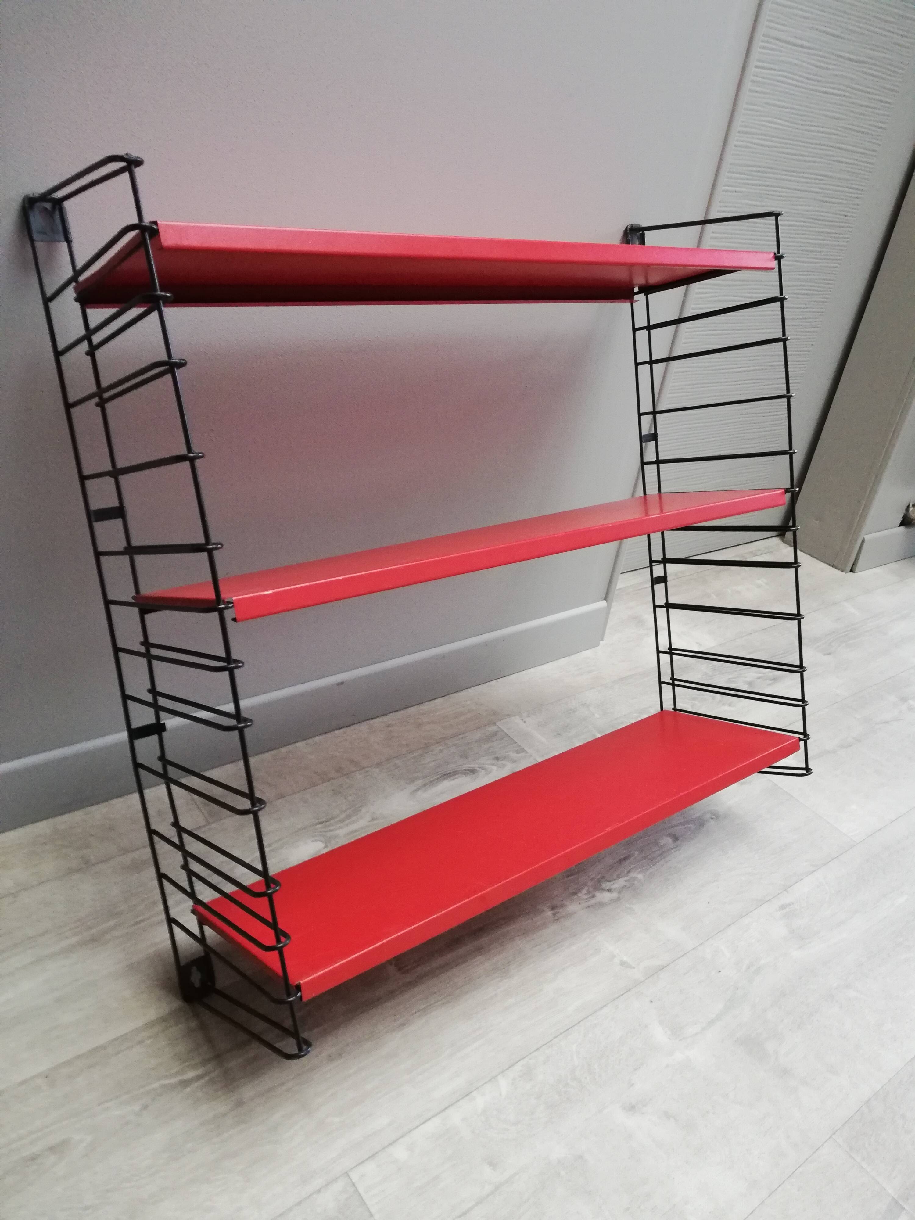 Tomado Holland stamped shelves