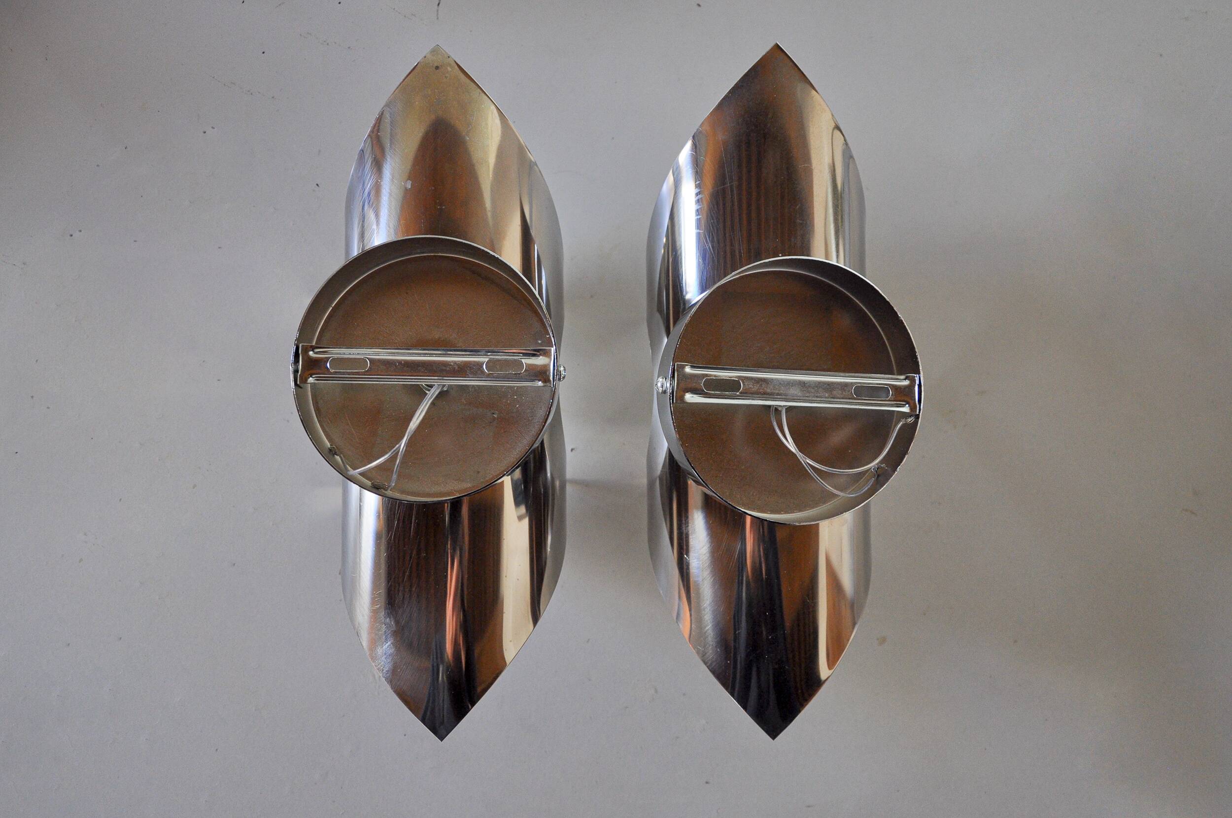 Pair of "folio" wall lights, space age, chromed metal, Italy, 1970