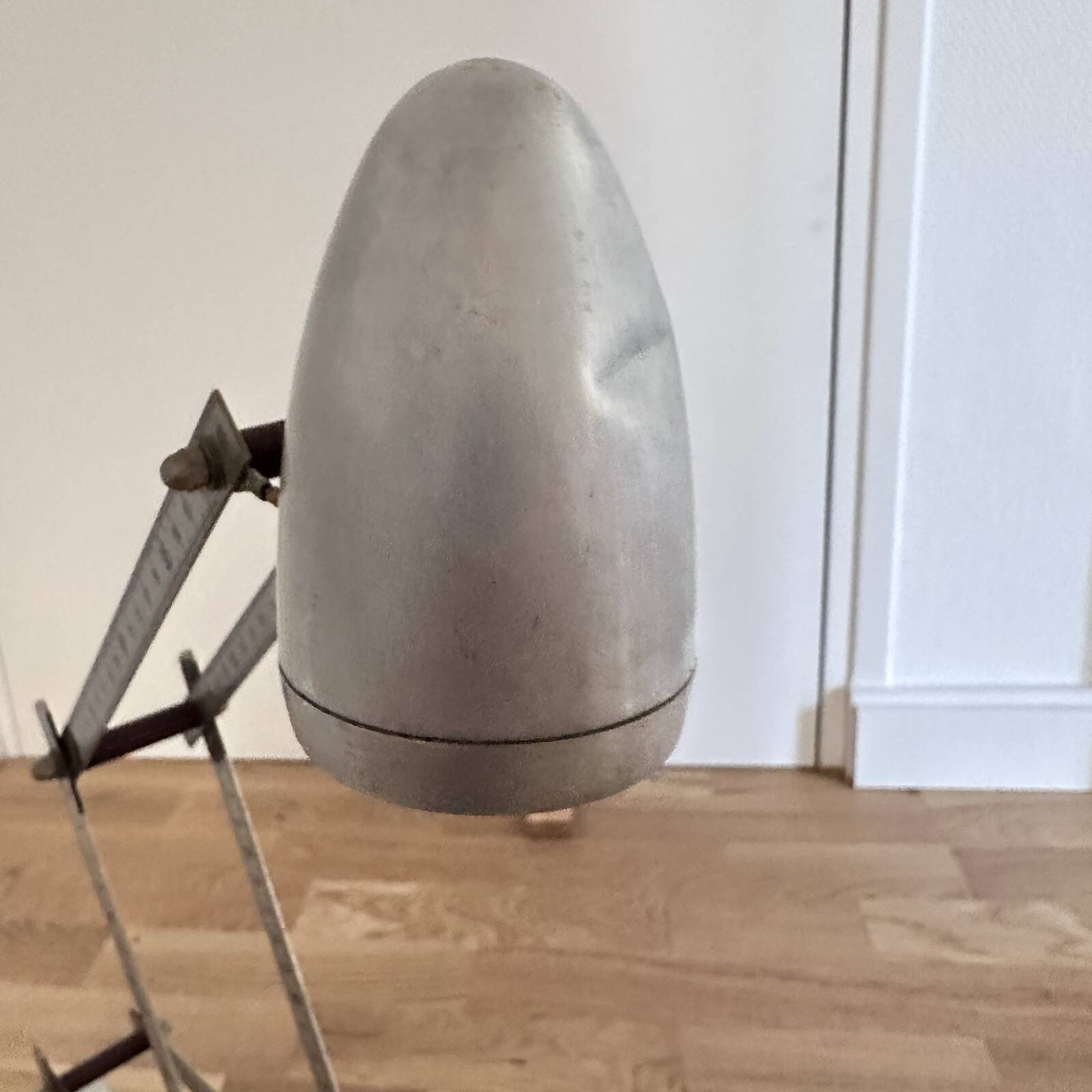 Aha desk lamp by DEMETER