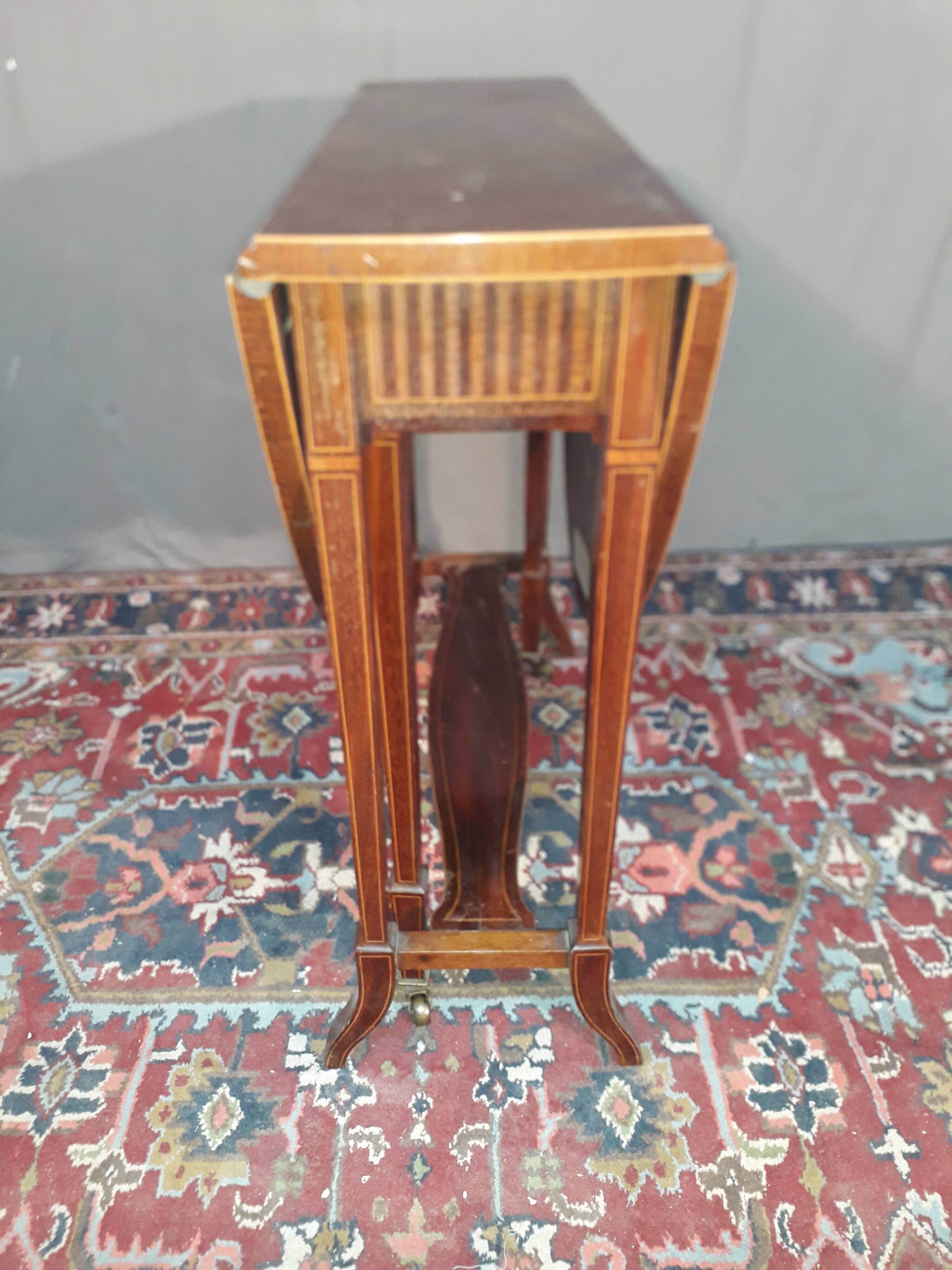Table pliante anglaise en plaquage d acajou