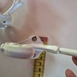 lot de 2 pateres en fonte vintage blanche, petits eclats de peinture année