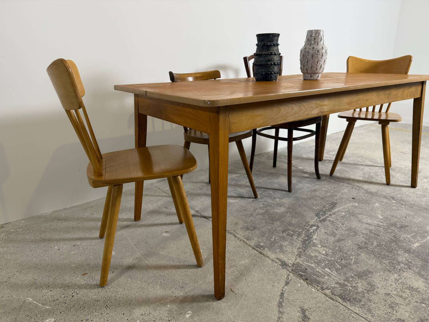 Vintage dining table – tapered legs – 1950s-1960s