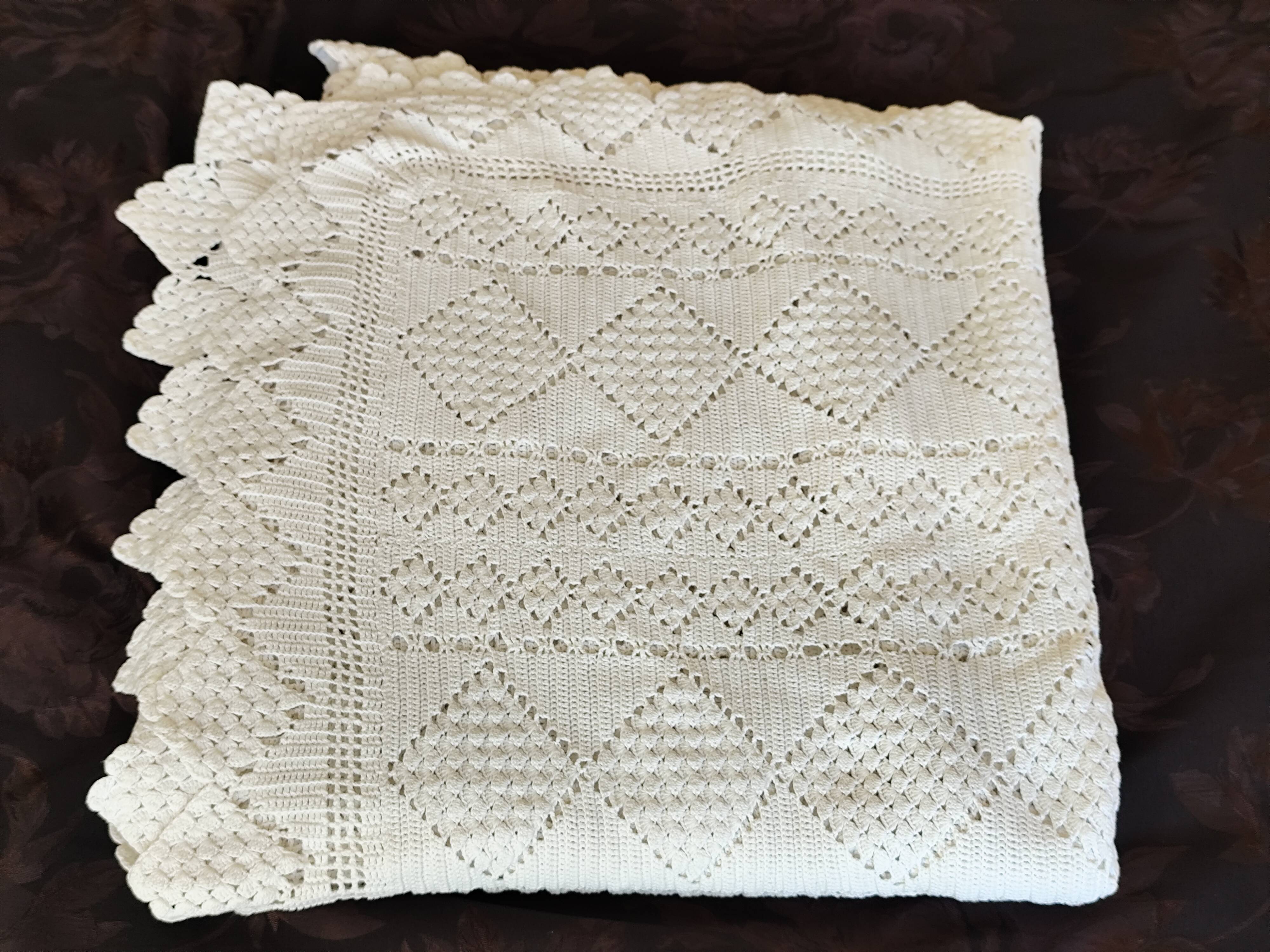 White cotton bedspread, crochet bedspread