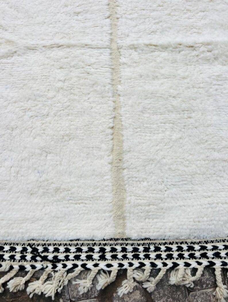 Traditional handmade Berber carpet 250cmx150cm