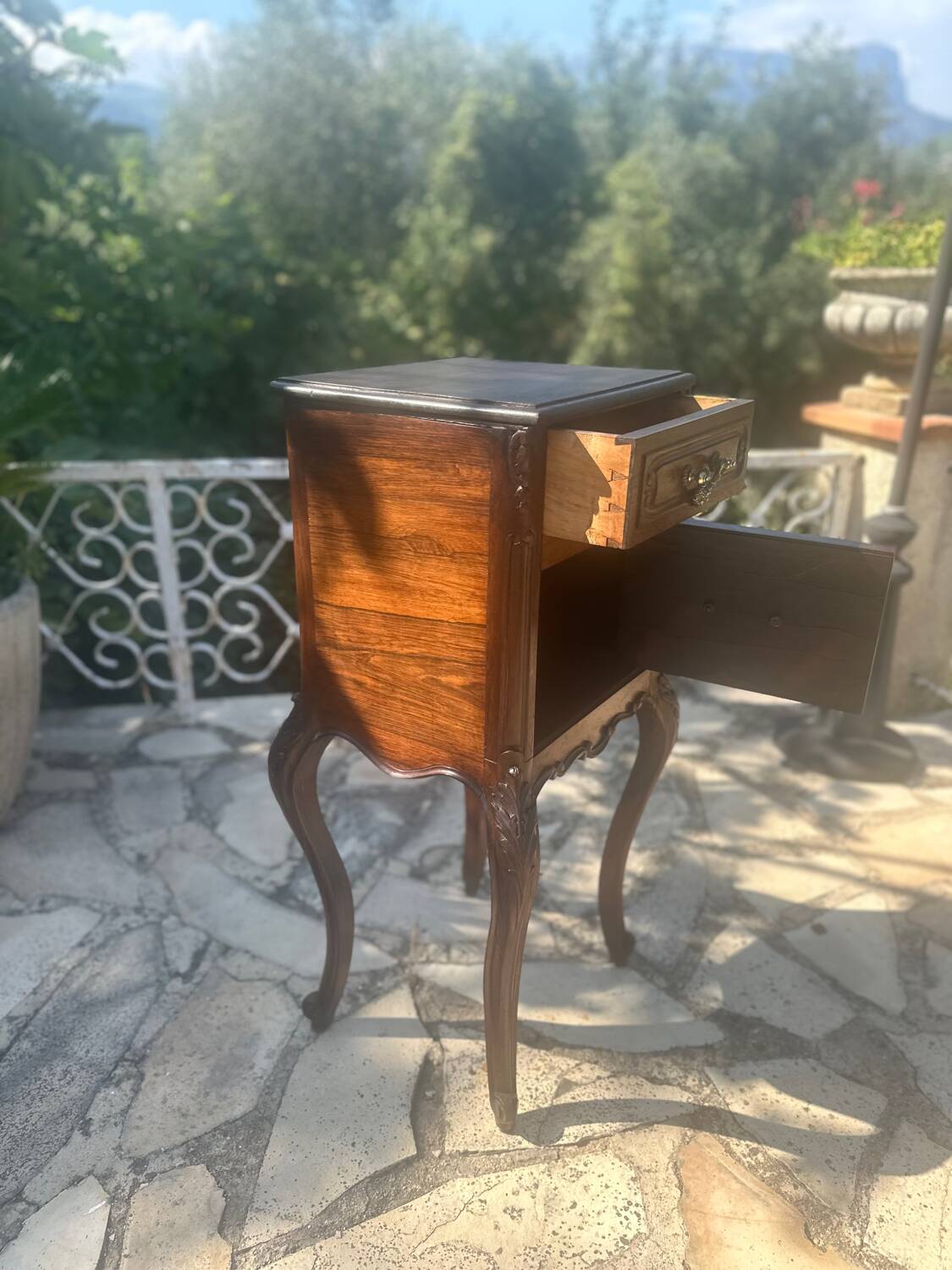 little Louis XV style flying table in rosewood, 19th century