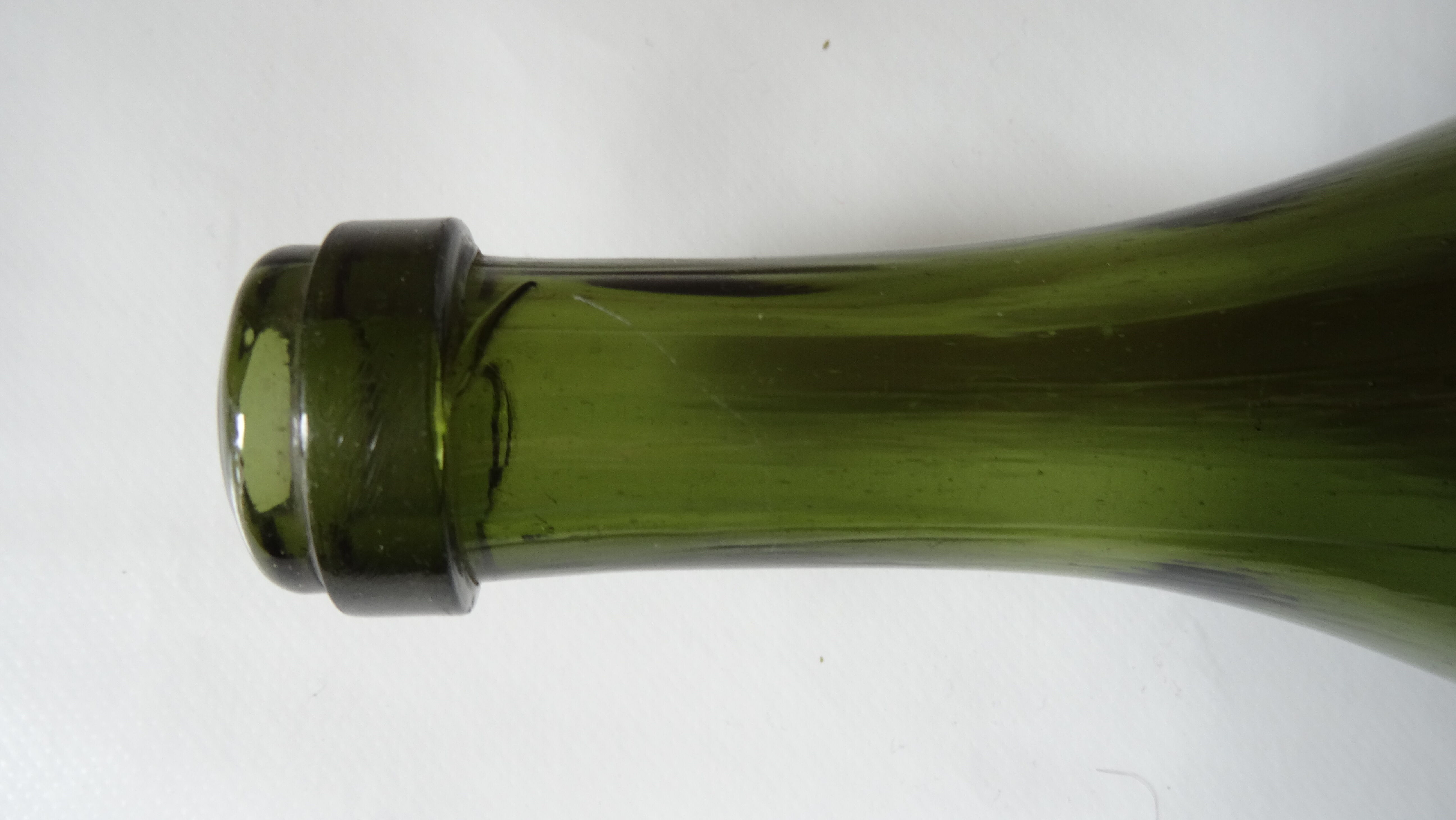 Champagne bottle, blown ancient