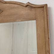 Miroir bois patiné glace biseautée vintage 76 cm x 96 cm