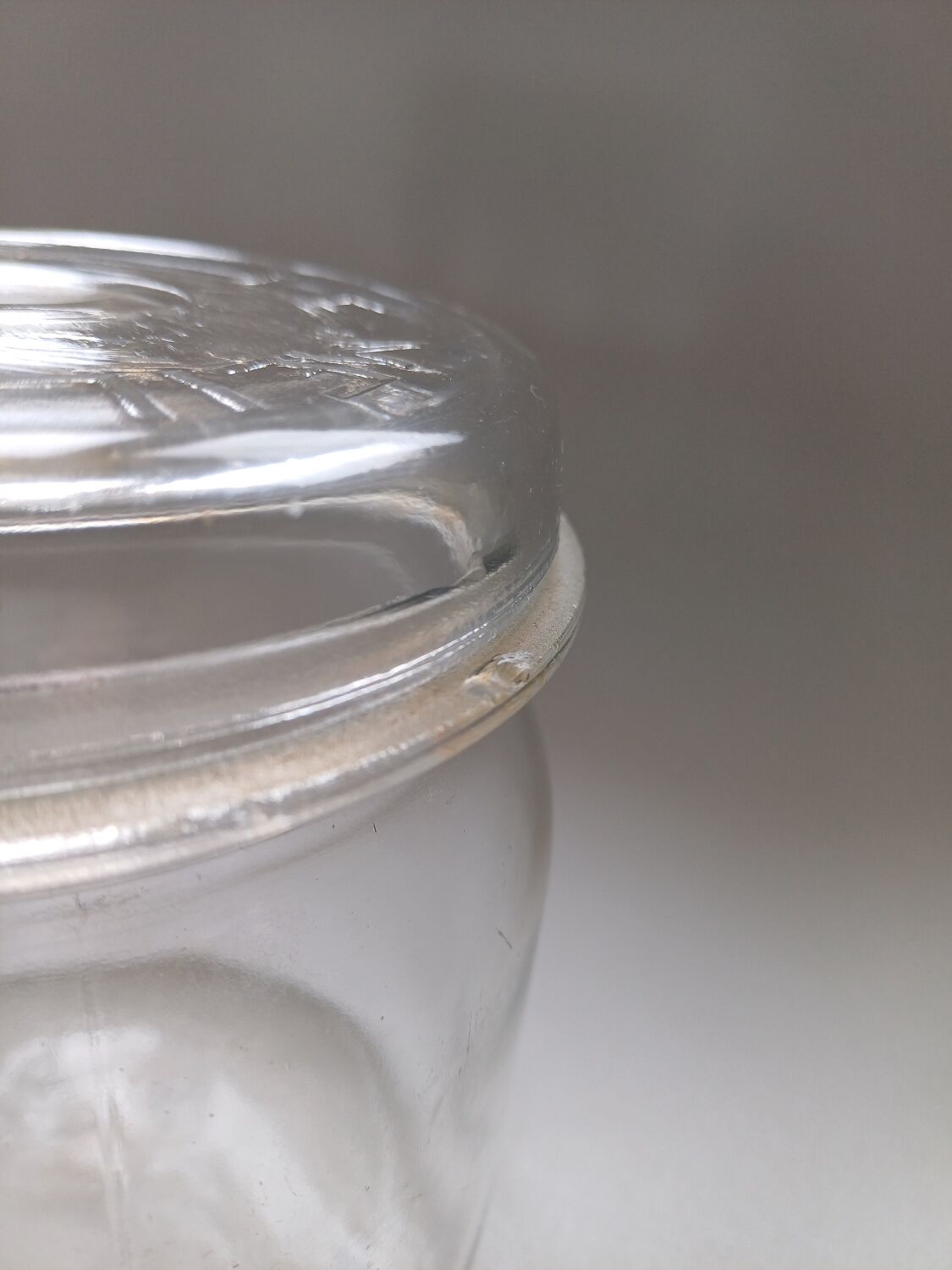 Glass jar