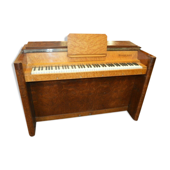 Old walnut piano studium klein paris