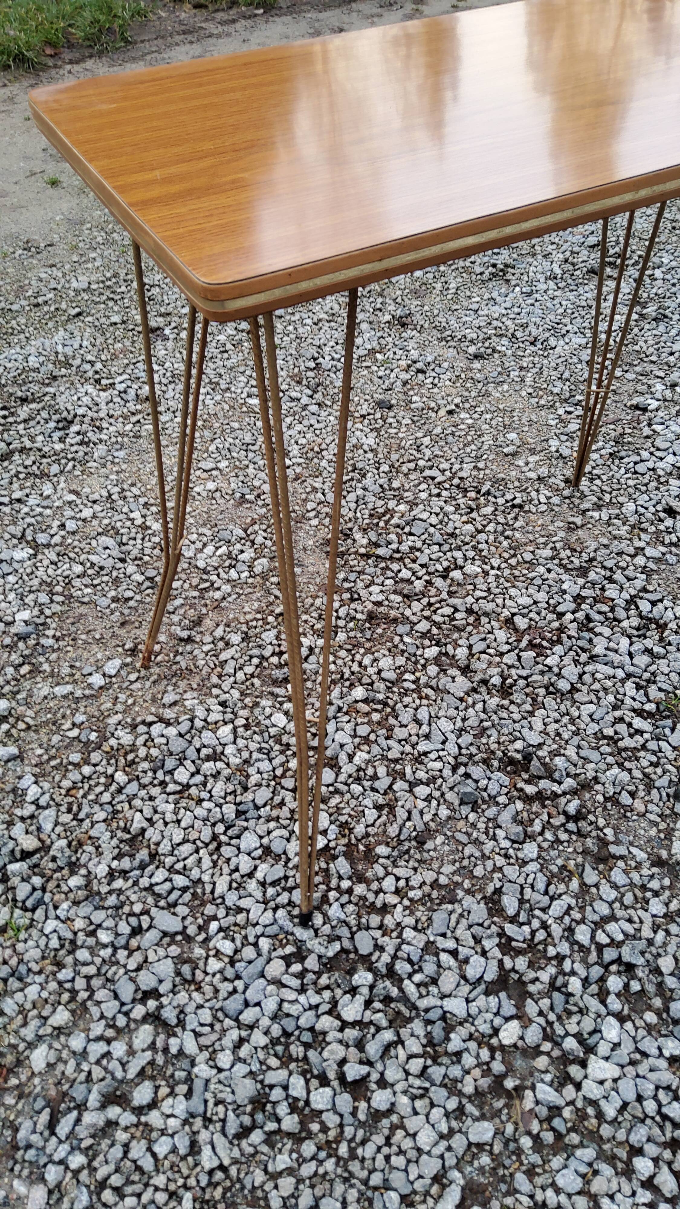 Sofa tip from the 60s in gold metal and formica