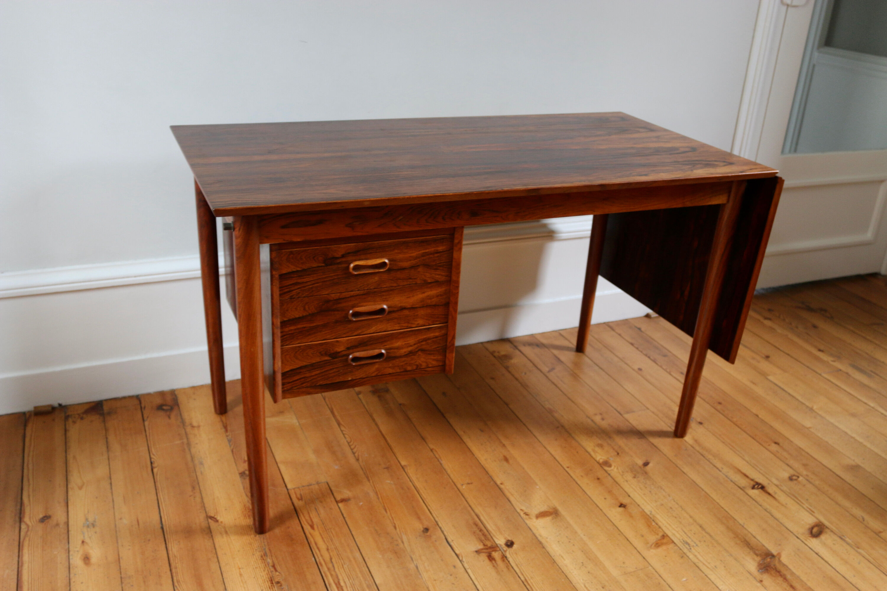 Bureau scandinave vintage palissandre de Rio Arne Vodder 1960