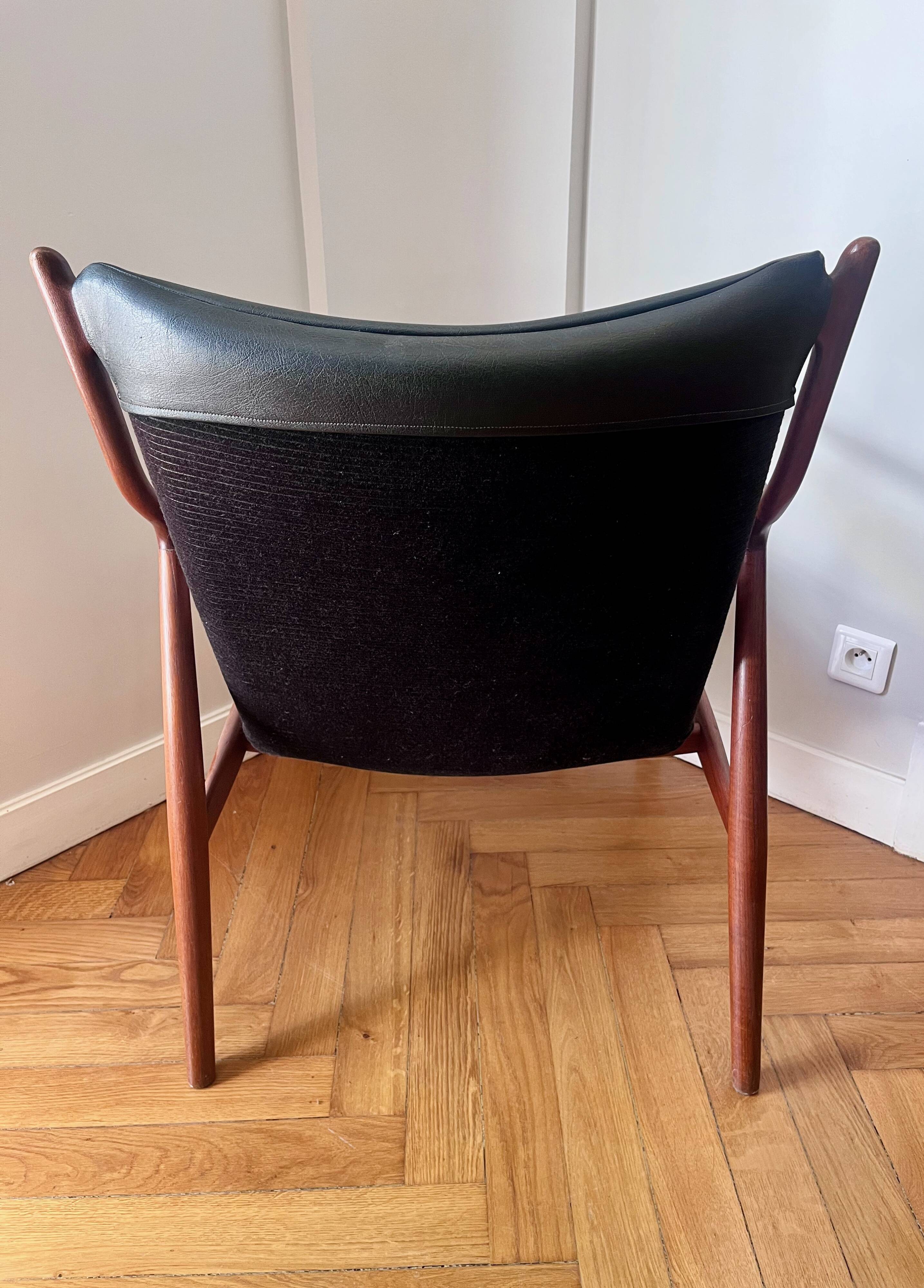 Armchair model "FJ 45" by Finn Juhl (1912-1989) designed in 1945