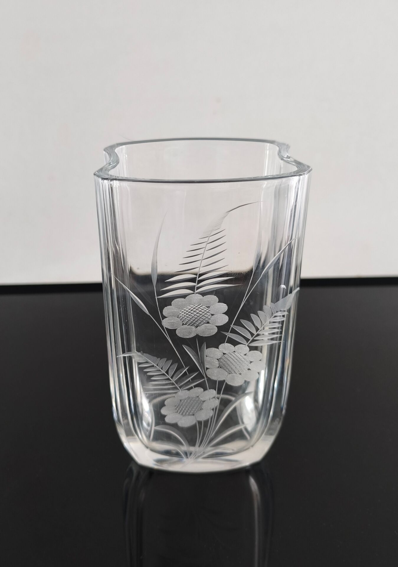 Vase ciselé vintage