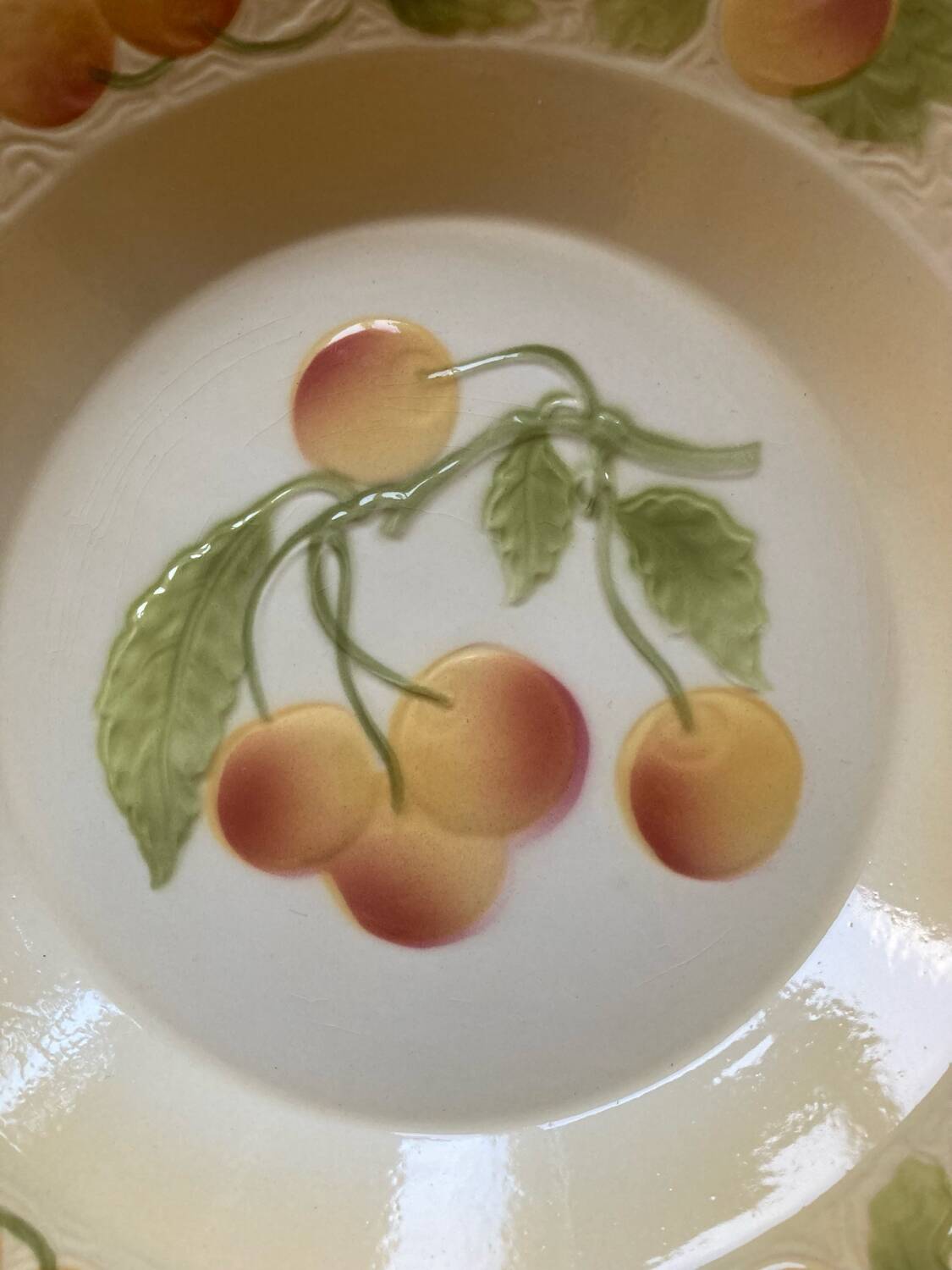 Hollow fruit barbotine Saint Clément dish